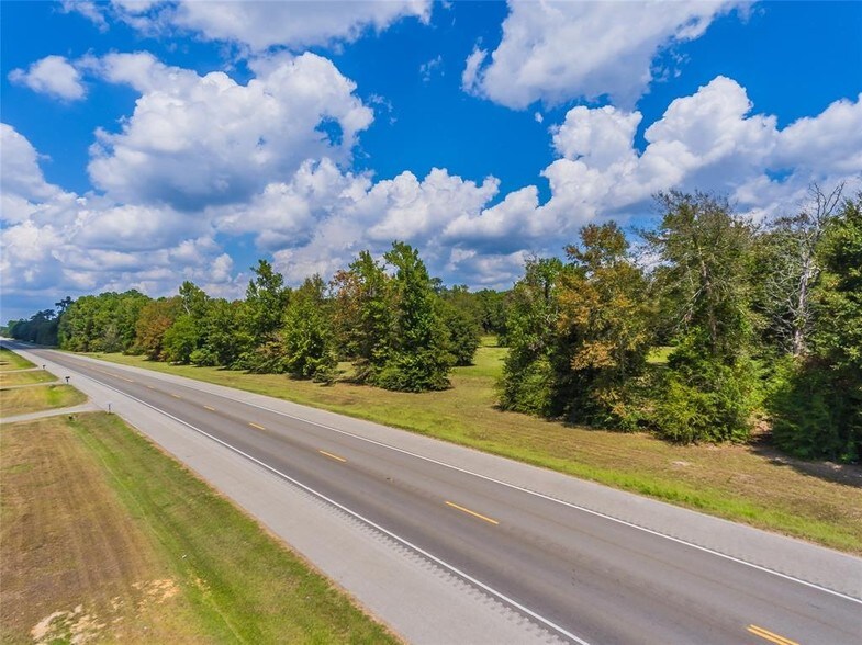 0 Highway 146, Livingston, TX à vendre - Photo du bâtiment - Image 3 de 16