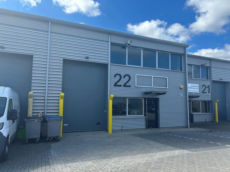 Lovelace Rd, Bracknell for lease - Building Photo - Image 1 of 7