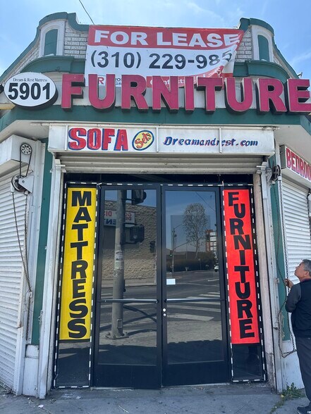 5901 S Vermont Ave, Los Angeles, CA à louer - Photo du bâtiment - Image 3 de 18