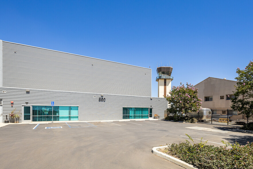 800 Aviation Dr, Camarillo, CA for sale - Building Photo - Image 3 of 12