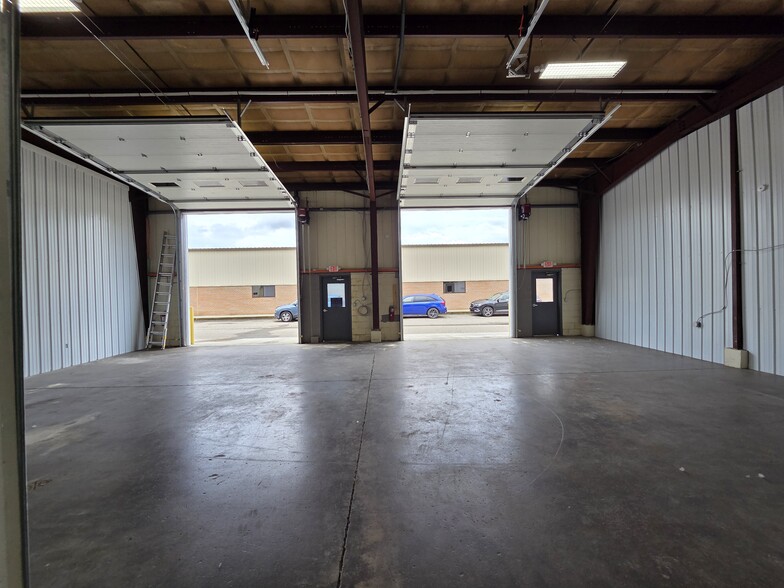 399 S 22nd St, Heath, OH for lease - Building Photo - Image 3 of 8