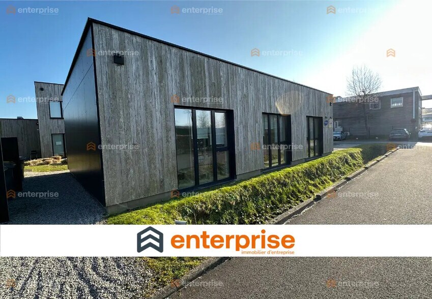 Office in Sainghin-en-Mélantois for lease - Building Photo - Image 1 of 5