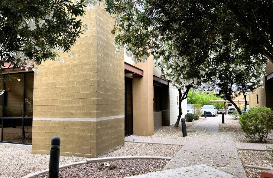 80 N McClintock Dr, Chandler, AZ for sale - Building Photo - Image 2 of 34