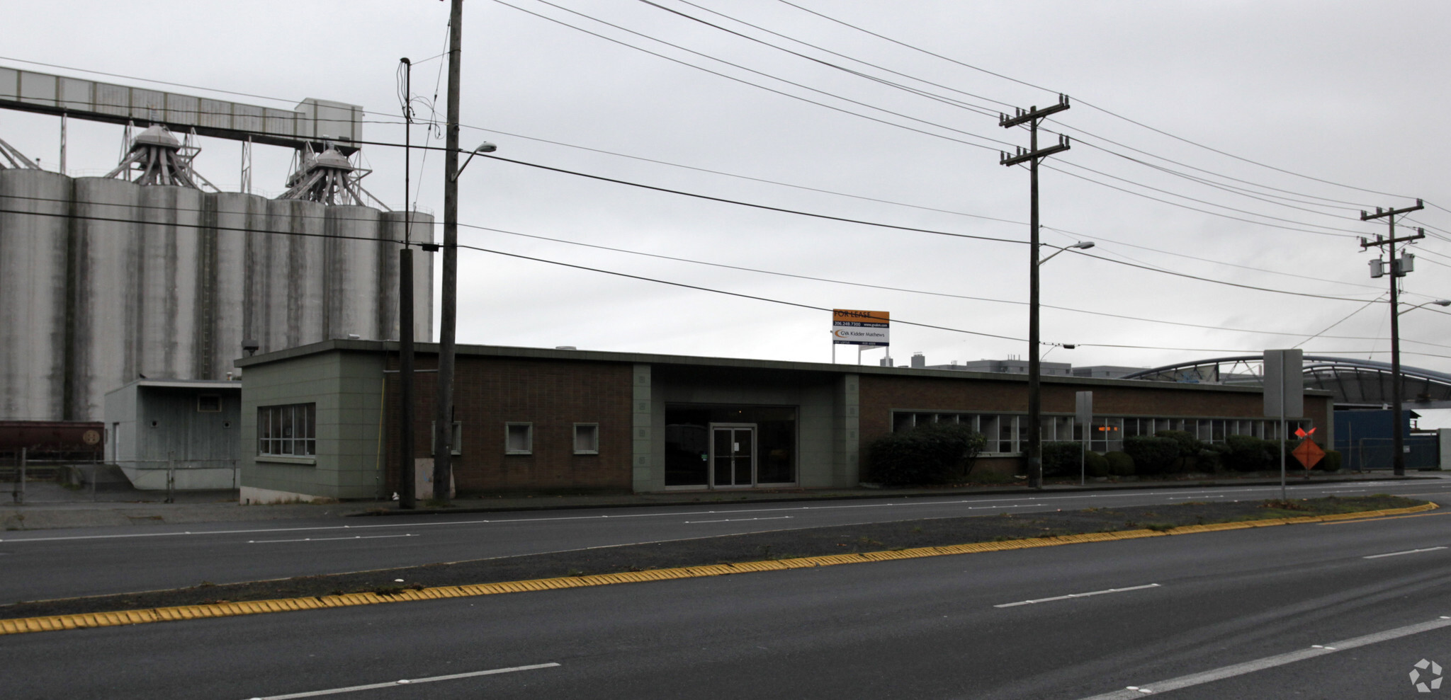 945 Elliott Ave W, Seattle, WA for lease Primary Photo- Image 1 of 7