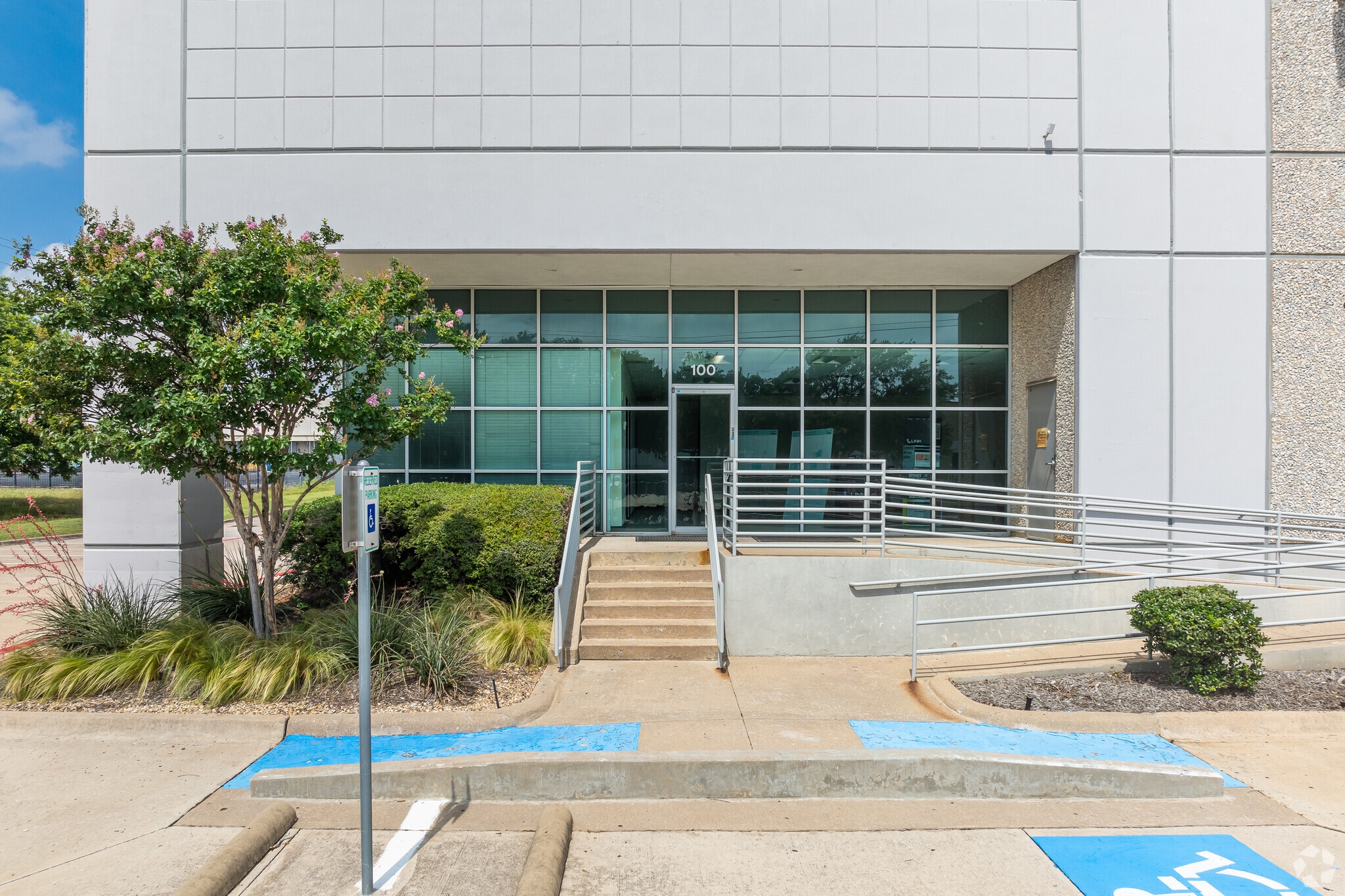 1825 Westpark Dr, Grand Prairie, TX for lease Building Photo- Image 1 of 7