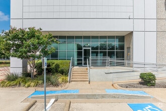 1825 Westpark Dr, Grand Prairie, TX for lease Building Photo- Image 1 of 7