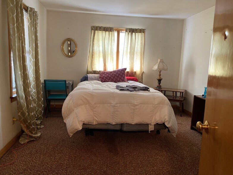 2926 Pine Ave, Erie, PA à vendre - Photo intérieure - Image 3 de 17