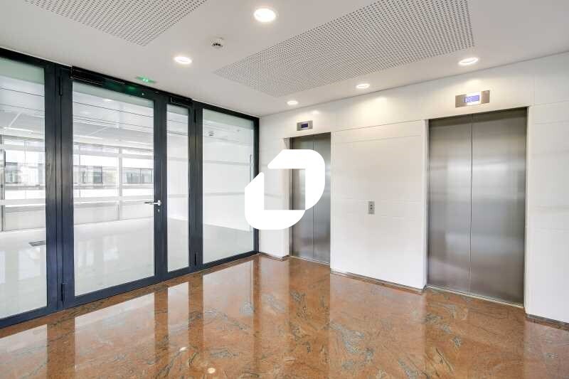 1 Rue De L'Union, Rueil-Malmaison à louer - Hall d’entrée - Image 2 de 14