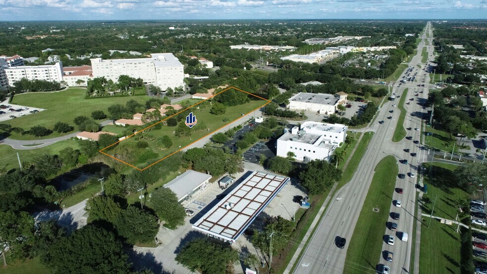 169 Pointe Loop Dr, Venice, FL à vendre - Photo du bâtiment - Image 3 de 5