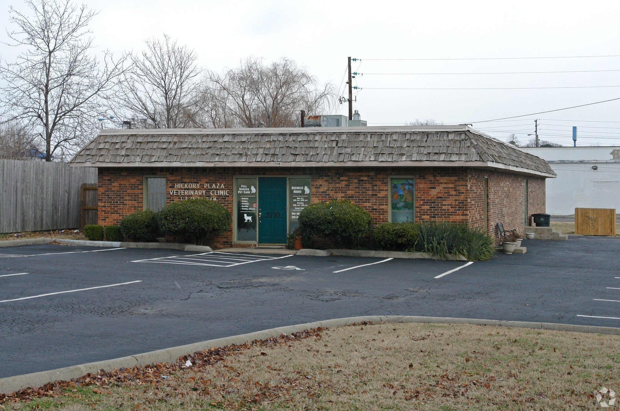 5710 Hickory Plz, Nashville, TN for lease Primary Photo- Image 1 of 7