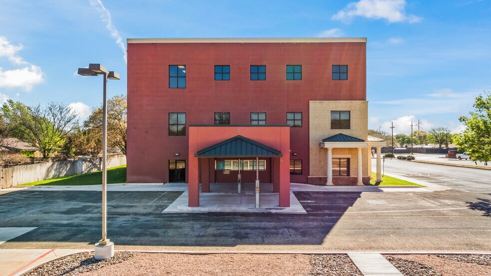 7202 Slide Rd, Lubbock, TX à louer - Photo du bâtiment - Image 2 de 79