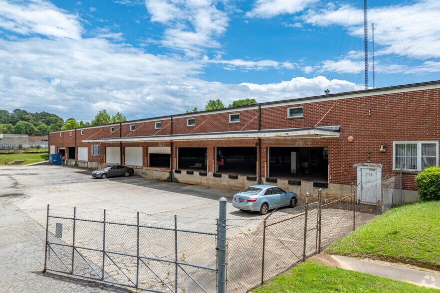 220 Pearl St SE, Atlanta, GA à louer - Photo du bâtiment - Image 1 de 7
