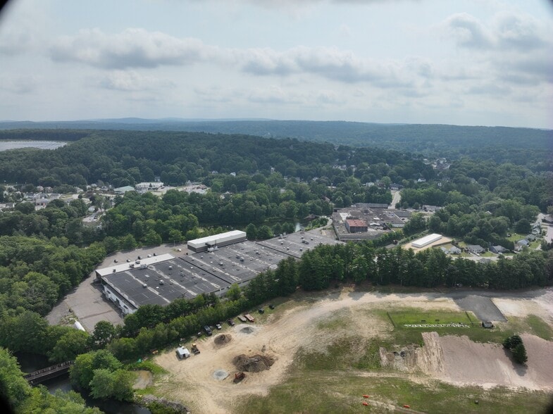 29 West St, Stafford Springs, CT à vendre - Communauté Matterport - Image 2 de 38