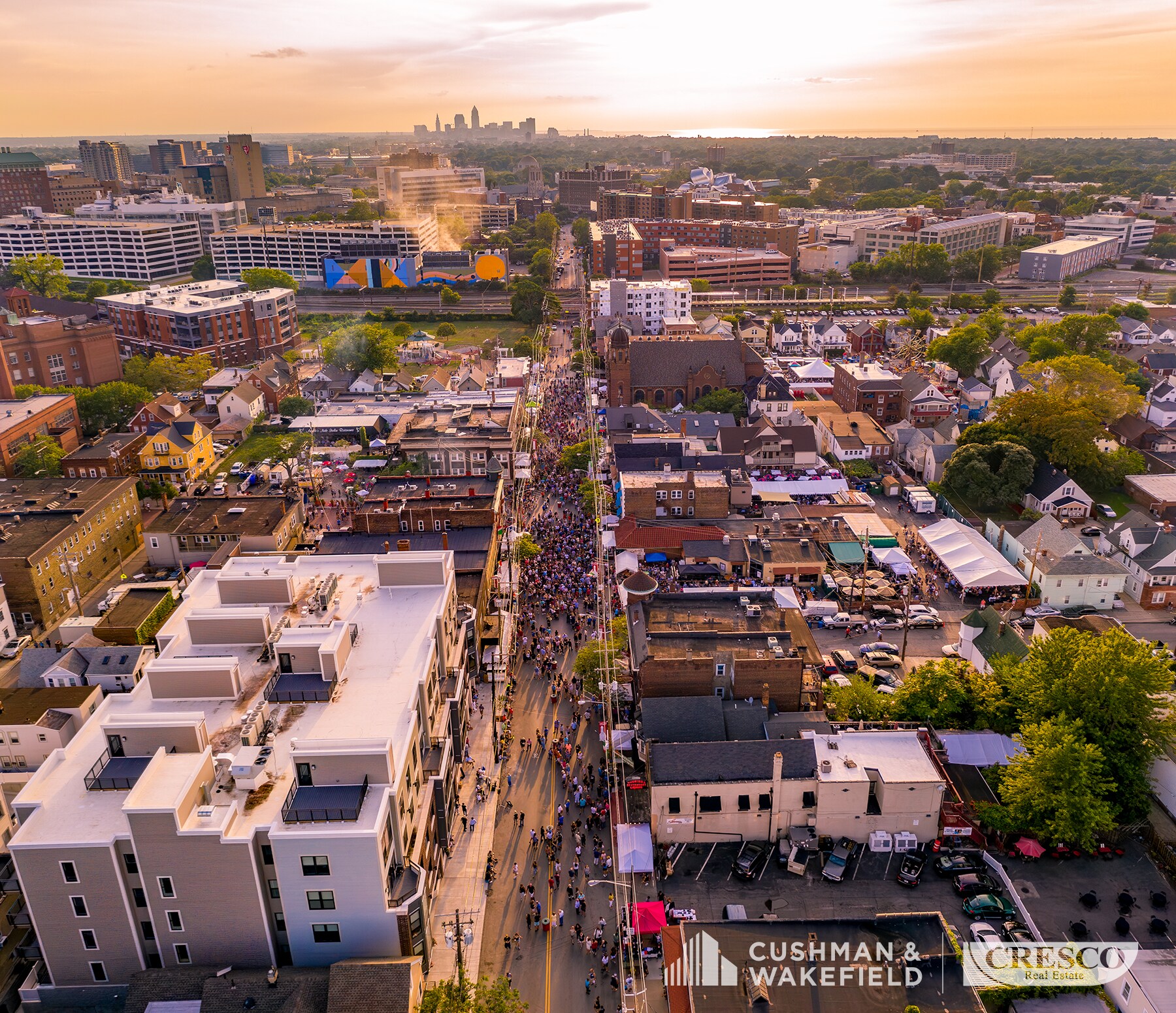 12308 Mayfield Rd, Cleveland, OH à vendre Photo principale- Image 1 de 23