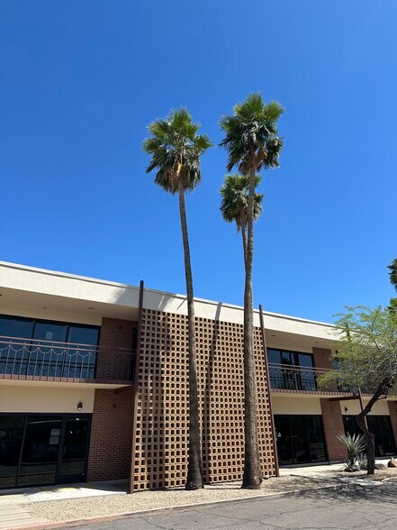 1501 E Osborn Rd, Phoenix, AZ à louer - Photo principale - Image 1 de 6