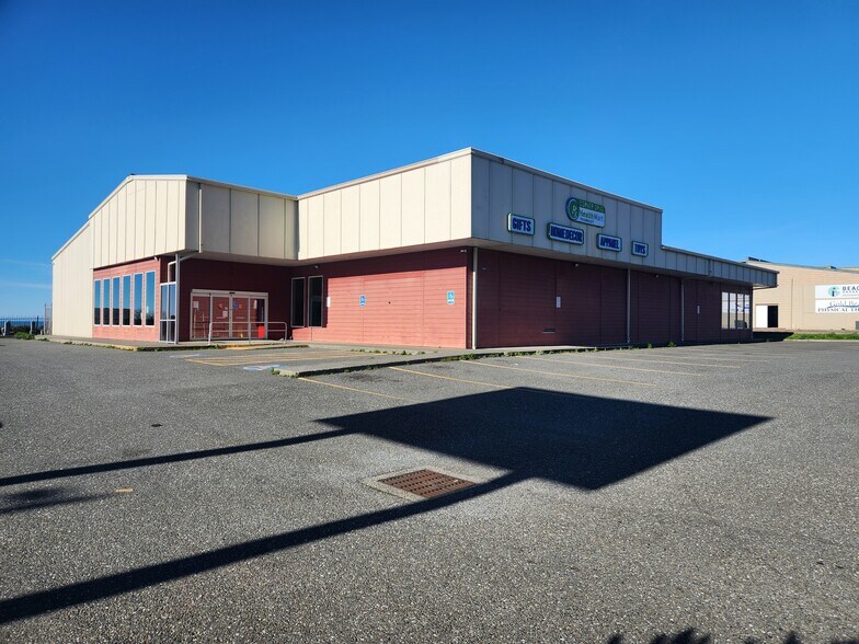 29670 Ellensburg Ave, Gold Beach, OR à vendre - Photo du bâtiment - Image 2 de 18