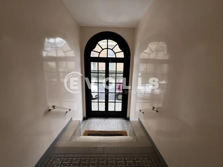 Office in Le Raincy for lease - Lobby - Image 2 of 16