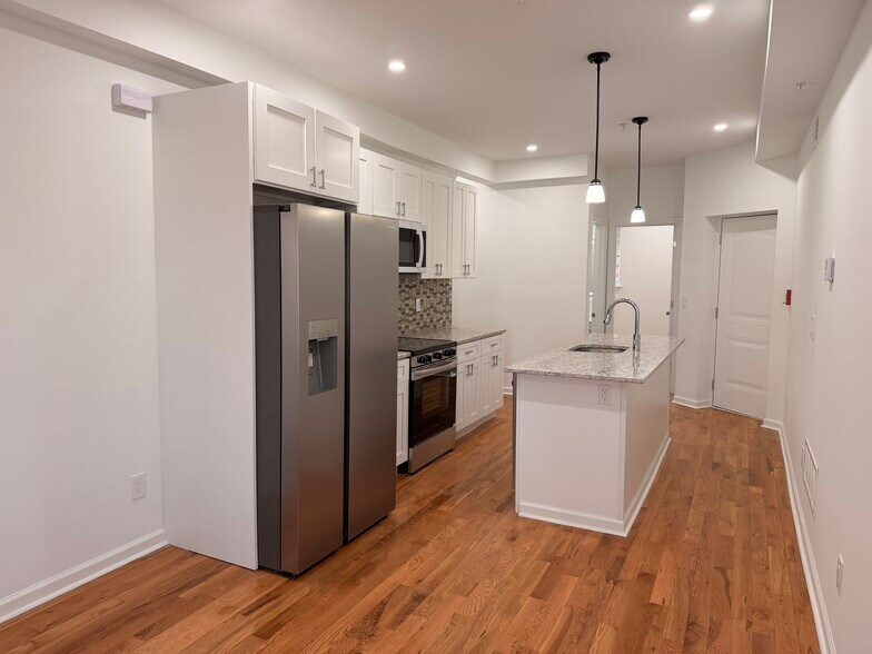 5352 Cedar Ave, Philadelphia, PA à vendre - Photo intérieure - Image 2 de 116