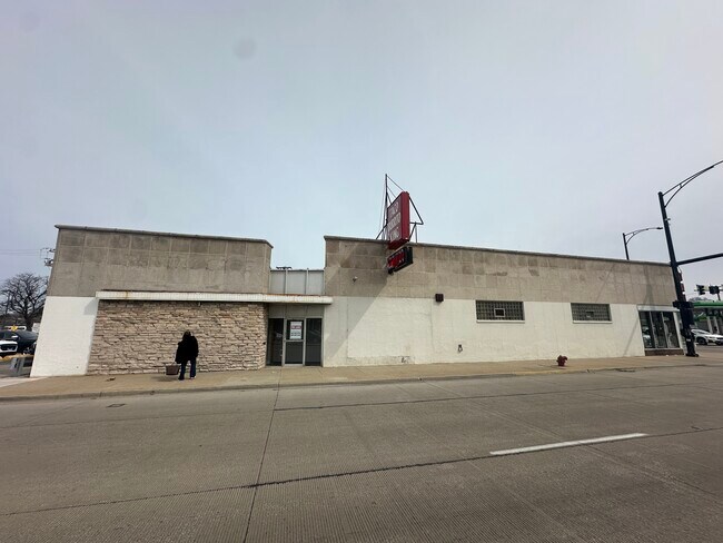 Plus de détails pour 7150-7154 W Higgins Ave, Chicago, IL - Bureau/Médical à louer