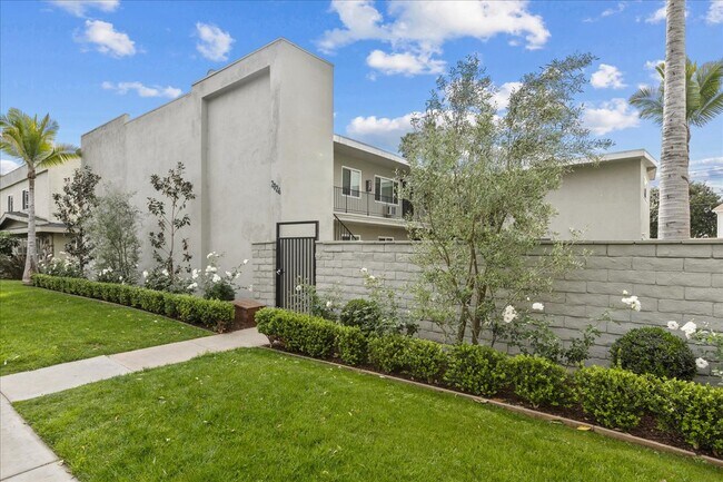 More details for 2024 E Whiting Ave, Fullerton, CA - Multifamily for Sale
