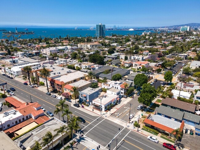 Plus de détails pour 249 E Redondo Ave, Long Beach, CA - Bureau à vendre