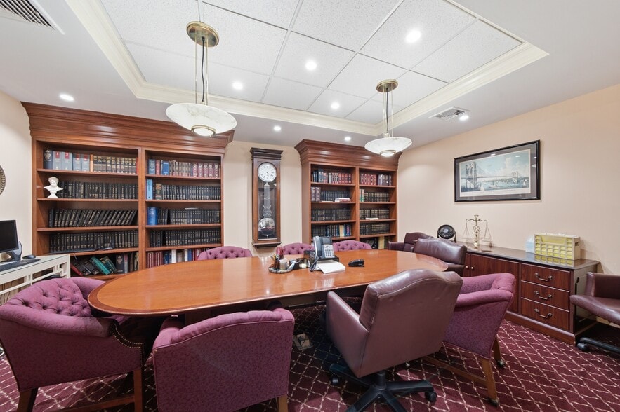 7935 & 7937 Myrtle Ave package Deal portfolio of 2 properties for sale on LoopNet.ca - Interior Photo - Image 2 of 5