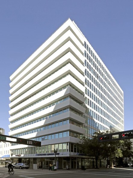 14 NE 1st Ave, Miami, FL à louer - Photo du bâtiment - Image 2 de 9