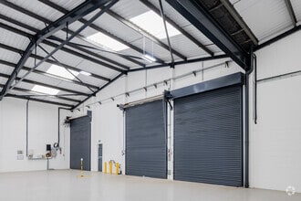 Standard Rd, Londres à louer Photo intérieure- Image 2 de 12