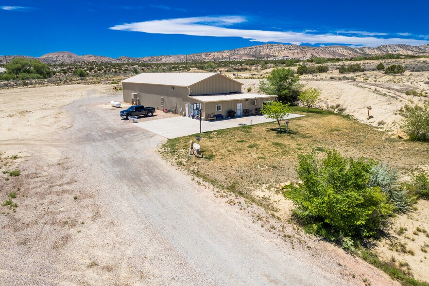 6300 S 1500 E, Vernal, UT à vendre - Photo du bâtiment - Image 2 de 22