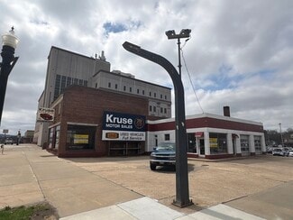 More details for 515 Broadway St, Baraboo, WI - Flex for Sale