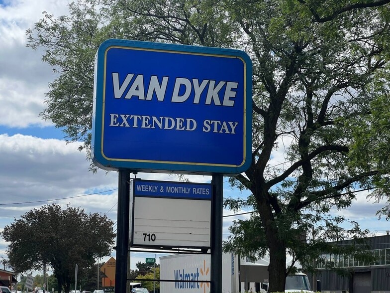28710 Van Dyke Ave, Warren, MI for sale - Building Photo - Image 3 of 9