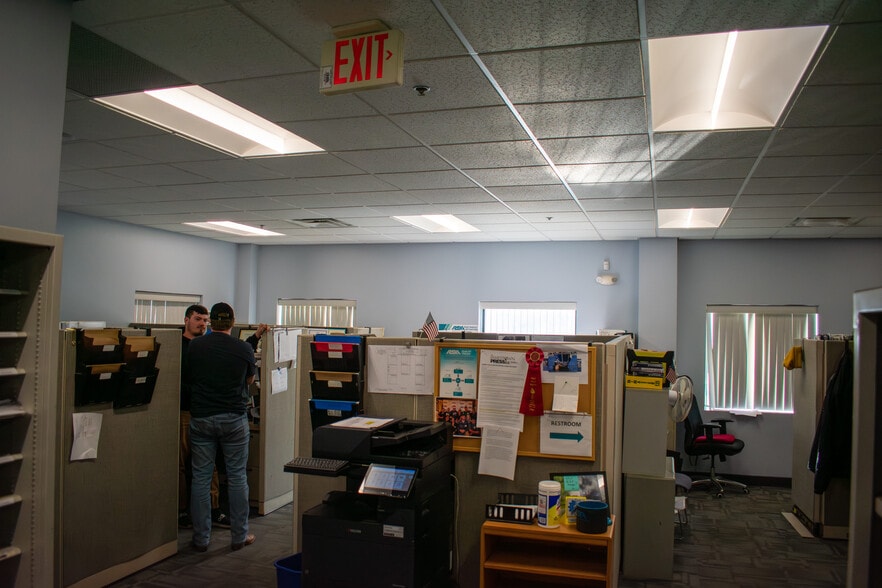 4 Manley St, West Bridgewater, MA for lease - Building Photo - Image 3 of 10