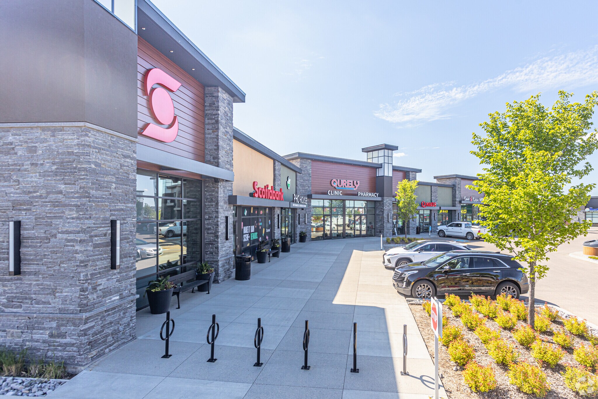 28th Ave SW, Edmonton, AB for sale Primary Photo- Image 1 of 1