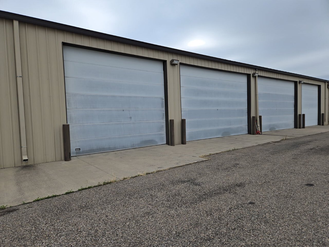 1906 Airport Court, Great Falls, MT for lease Primary Photo- Image 1 of 6