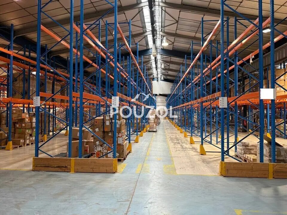 Flex dans Cournon-d'Auvergne à louer Photo du bâtiment- Image 1 de 13