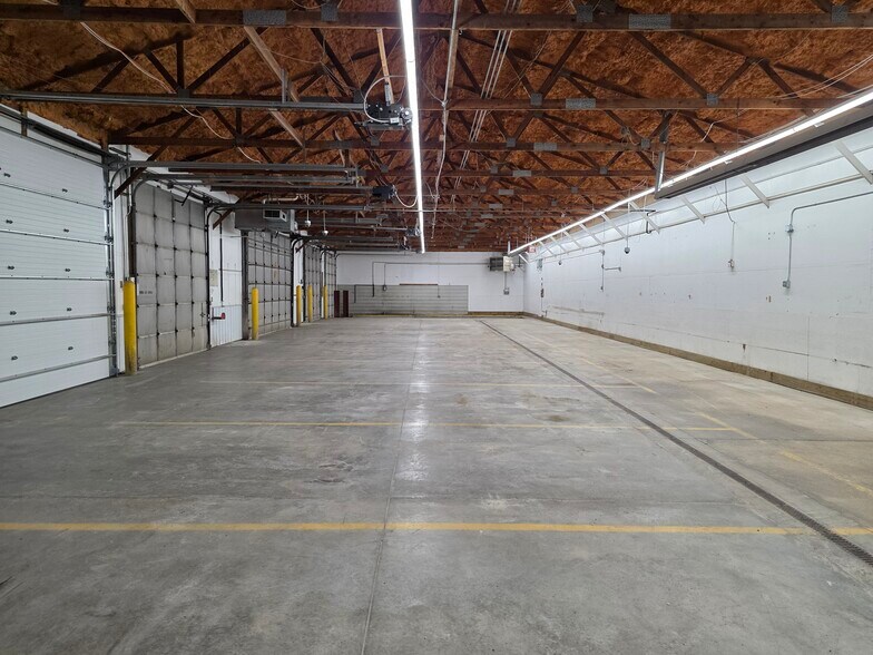 5205 Hwy 18, Clear Lake, IA à louer - Photo du bâtiment - Image 2 de 5