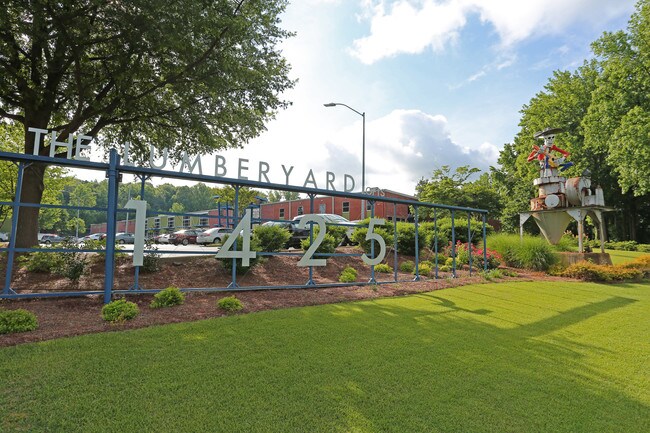 Plus de détails pour 1425 Ellsworth Industrial Dr, Atlanta, GA - Bureau/Commerce de détail à louer