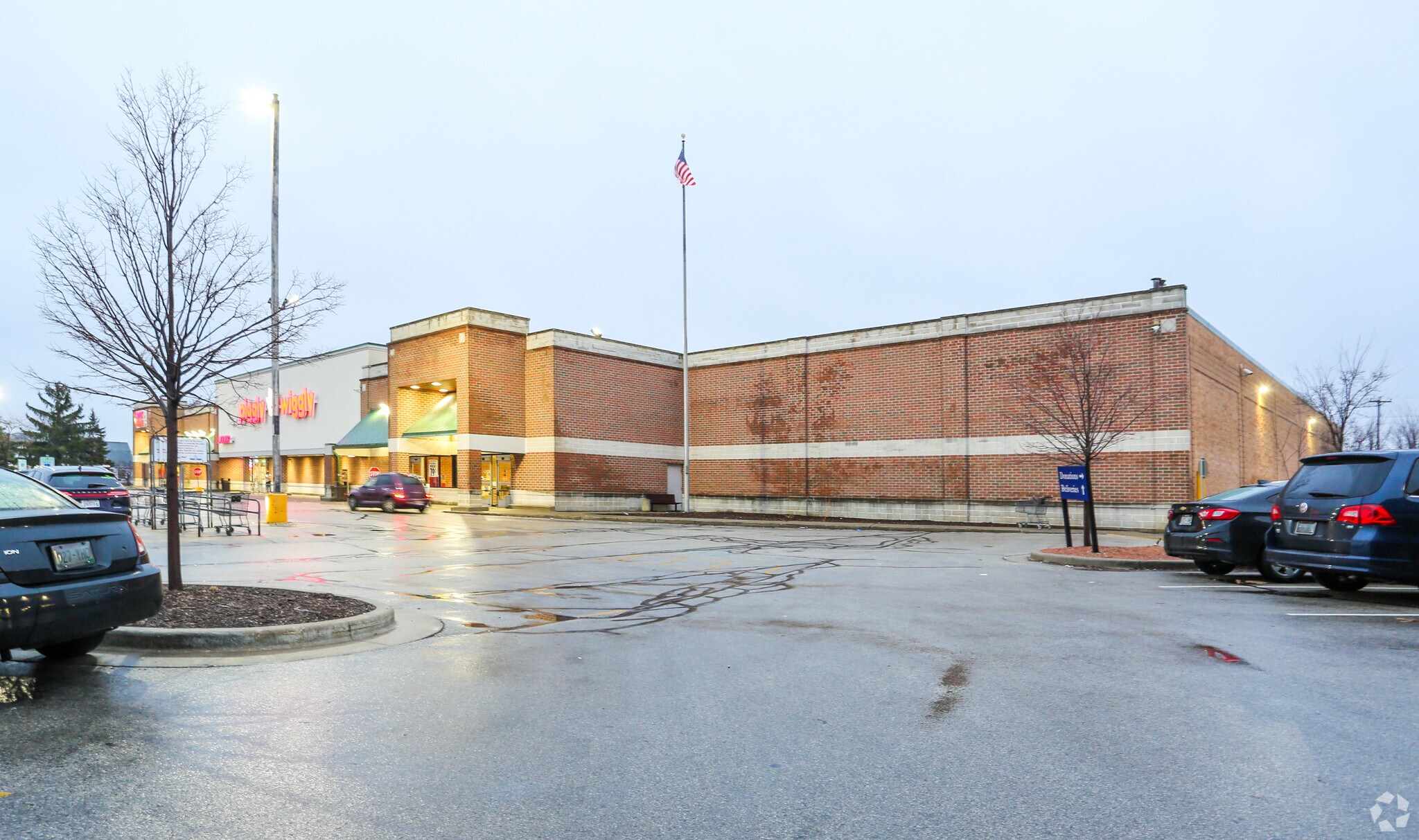 123 W Oklahoma Ave, Milwaukee, WI à louer Photo du bâtiment- Image 1 de 10