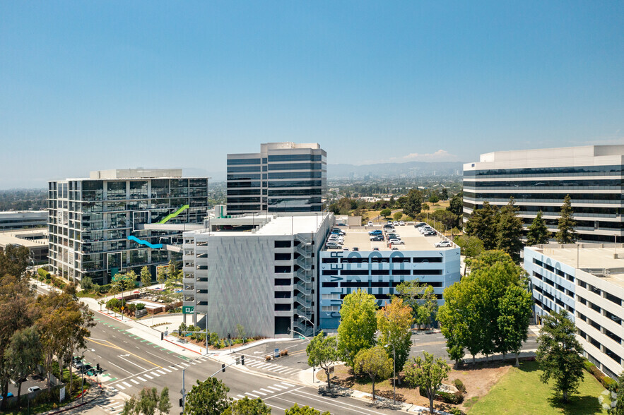 600 Corporate Pointe, Culver City, CA à louer - Photo du b timent - Image 2 de 5