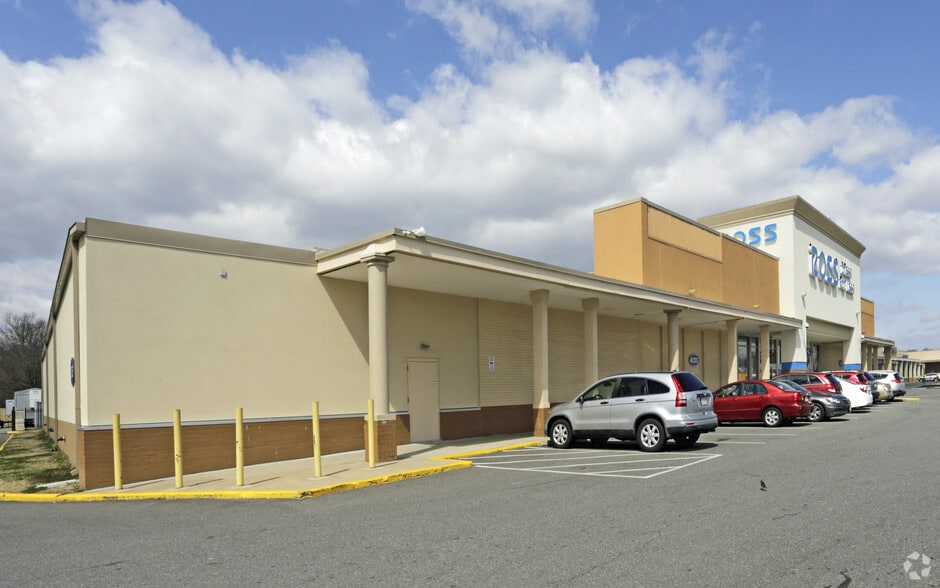 7800-7844 Richmond Hwy, Alexandria, VA for lease - Building Photo - Image 3 of 3