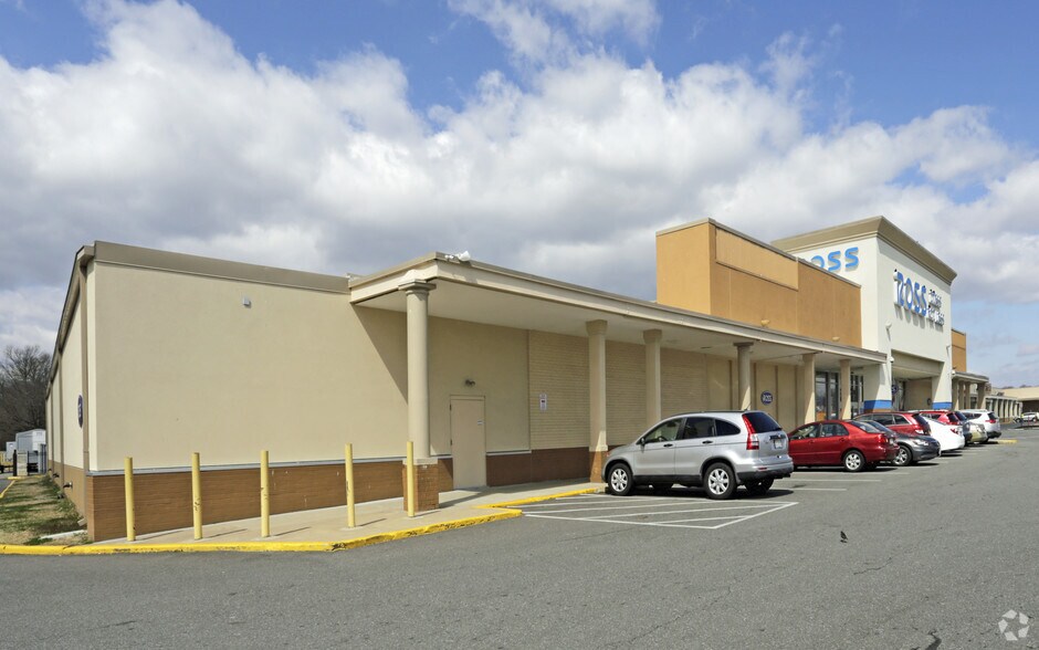 7800-7844 Richmond Hwy, Alexandria, VA à louer - Photo du bâtiment - Image 3 de 3