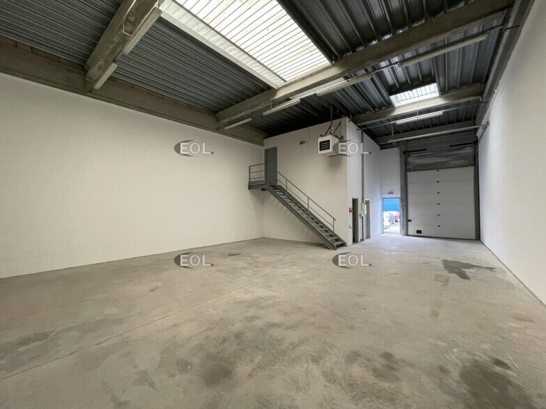Flex in Chambly for lease - Interior Photo - Image 3 of 7