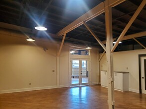 434 Houston St, Nashville, TN for lease Interior Photo- Image 2 of 6