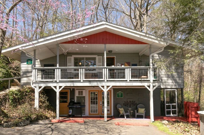 Plus de détails pour 7 N Delano Rd, Asheville, NC - Multi-résidentiel à vendre