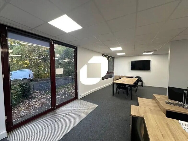 Bureau dans Saint-Germain-en-Laye à louer - Photo intérieure - Image 2 de 8