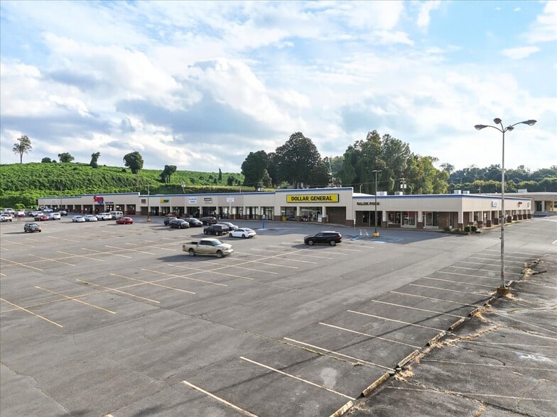500 S White St, Athens, TN for sale - Building Photo - Image 1 of 17