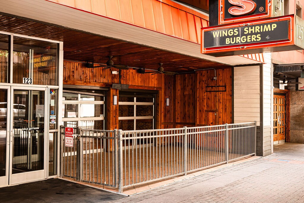 123-125 W Trade St, Charlotte, NC for lease Building Photo- Image 1 of 50