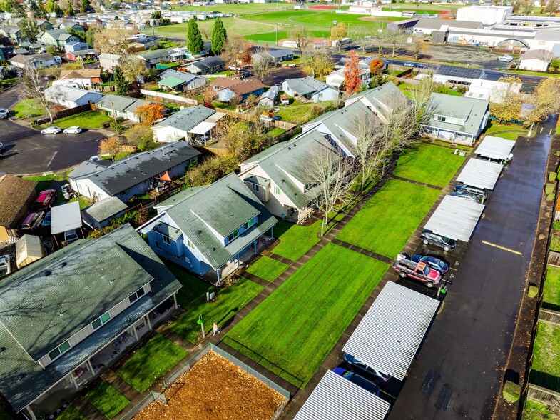 885 Sommerville Loop, Harrisburg, OR for sale - Building Photo - Image 3 of 17