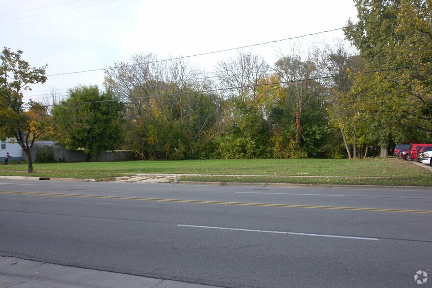 3507 Byron Center Ave SW, Wyoming, MI for sale - Primary Photo - Image 1 of 4