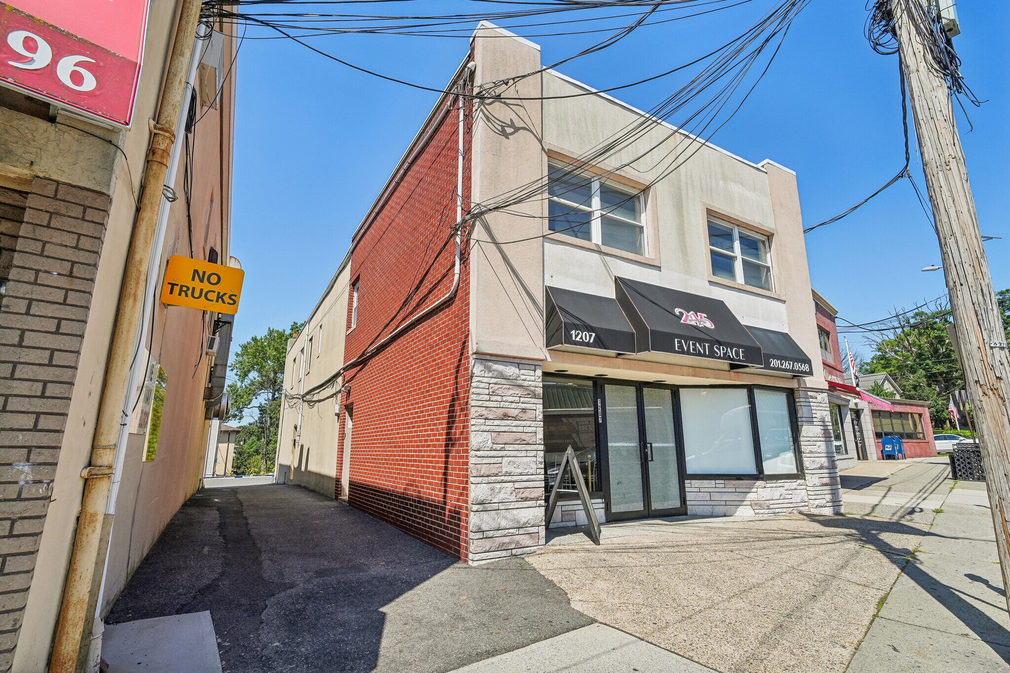 1207 Anderson Ave, Fort Lee, NJ à vendre Photo du bâtiment- Image 1 de 43
